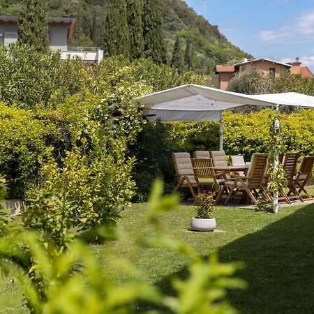 Carly'S Rooms Torbole Sul Garda Εξωτερικό φωτογραφία